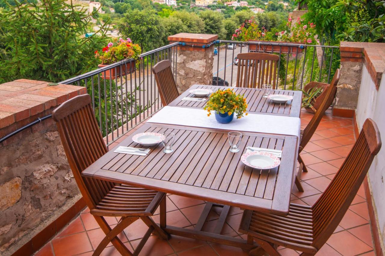 Torre Caetana Bed & Breakfast Minturno Exterior photo